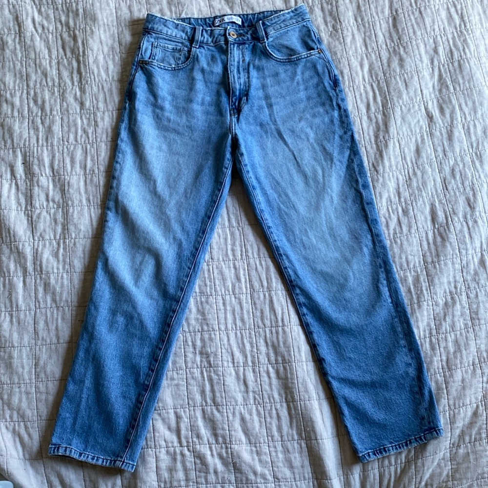 Zara slim/straight leg jeans - light wash, size 8, 99% cotton